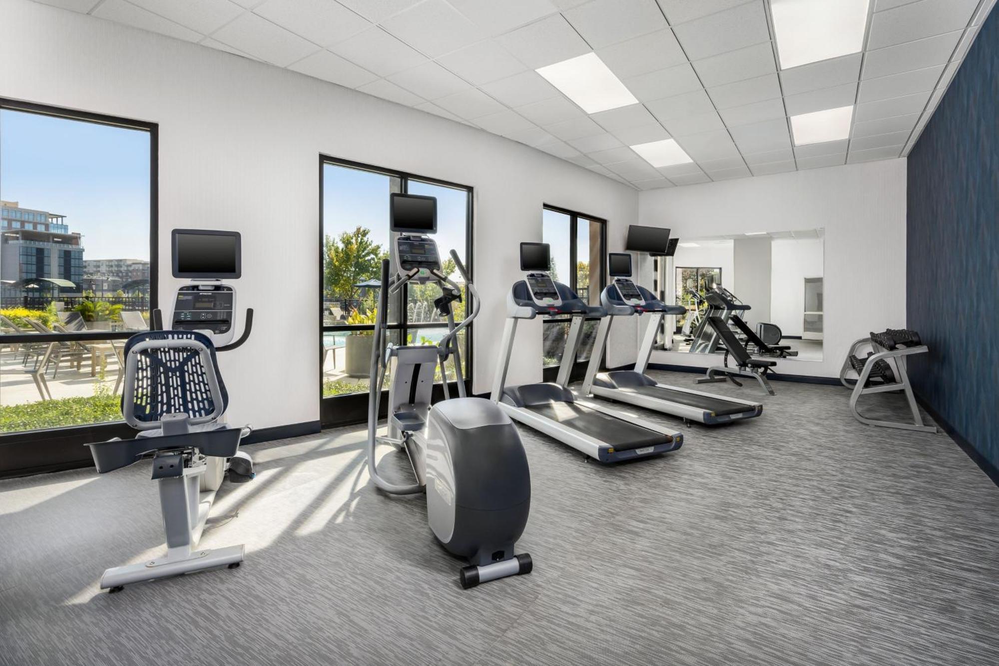 Courtyard By Marriott Columbus フェニックスシティ エクステリア 写真