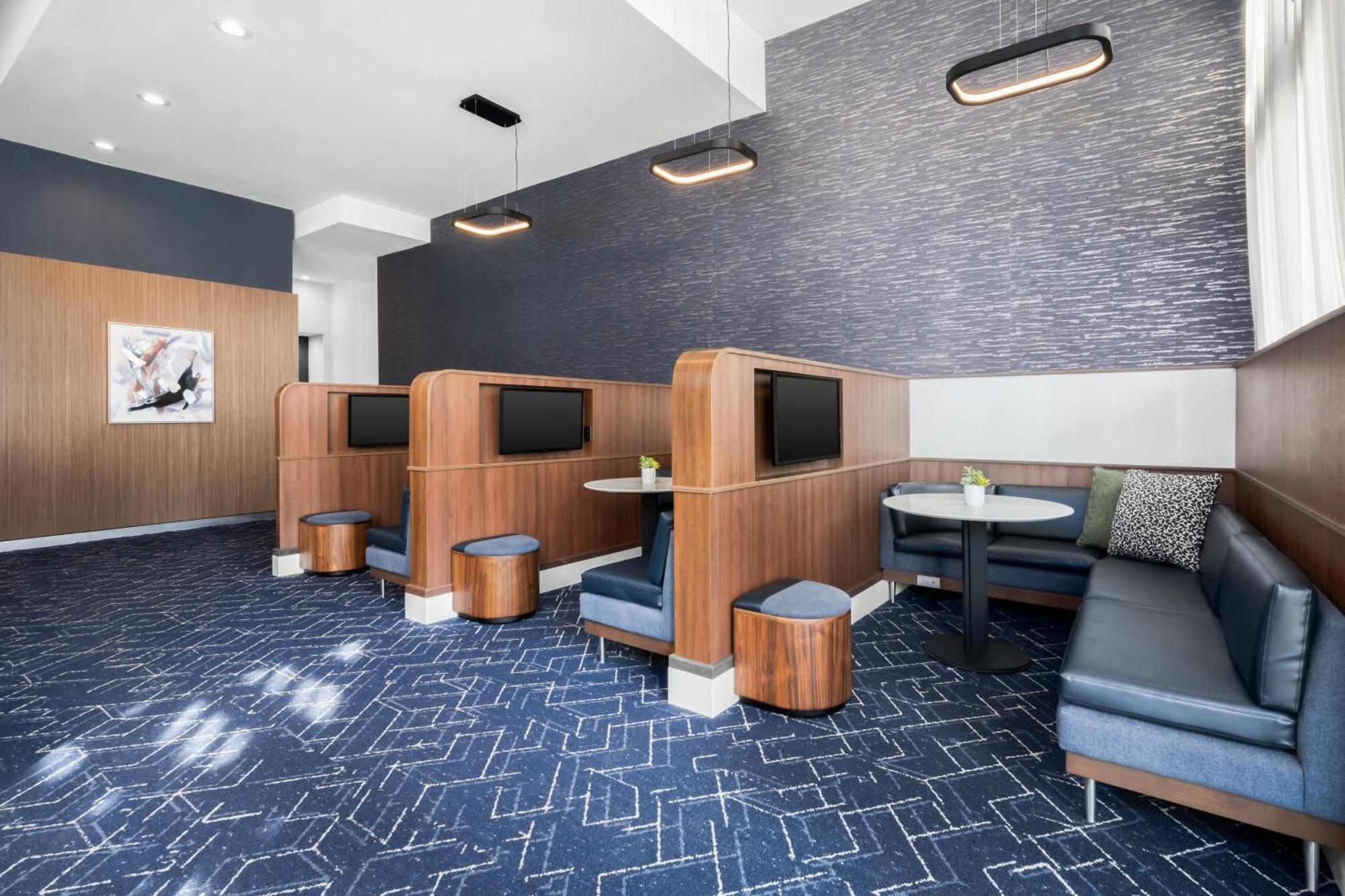 Courtyard By Marriott Columbus フェニックスシティ エクステリア 写真