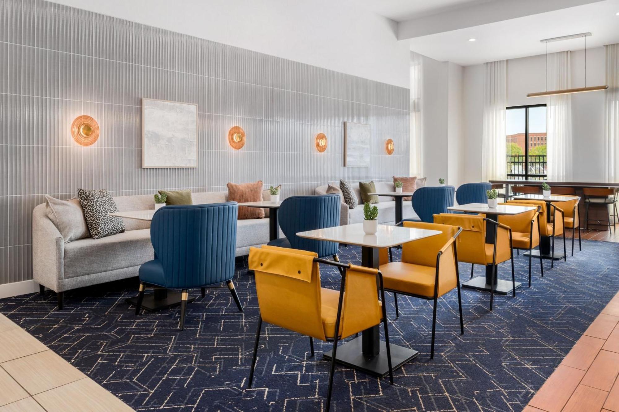 Courtyard By Marriott Columbus フェニックスシティ エクステリア 写真