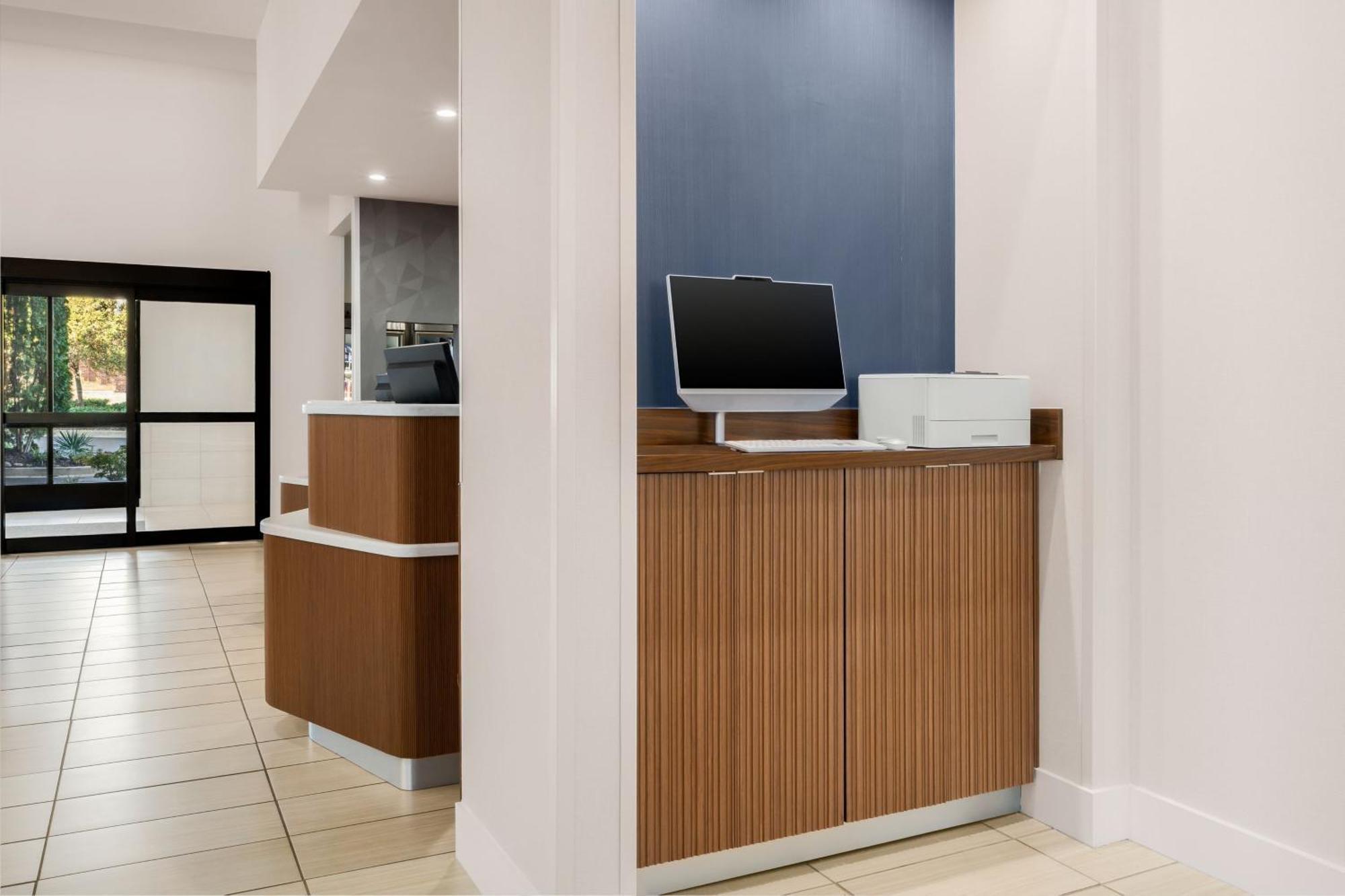 Courtyard By Marriott Columbus フェニックスシティ エクステリア 写真