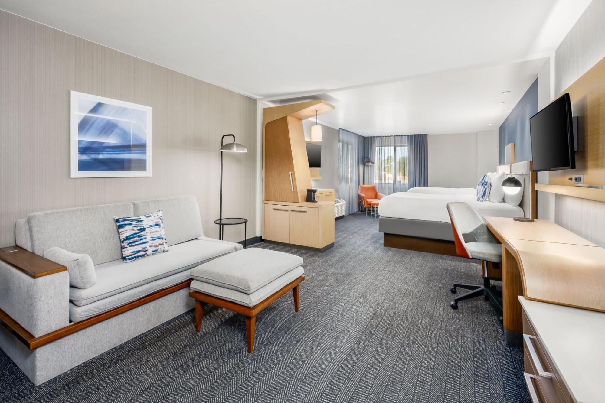Courtyard By Marriott Columbus フェニックスシティ エクステリア 写真