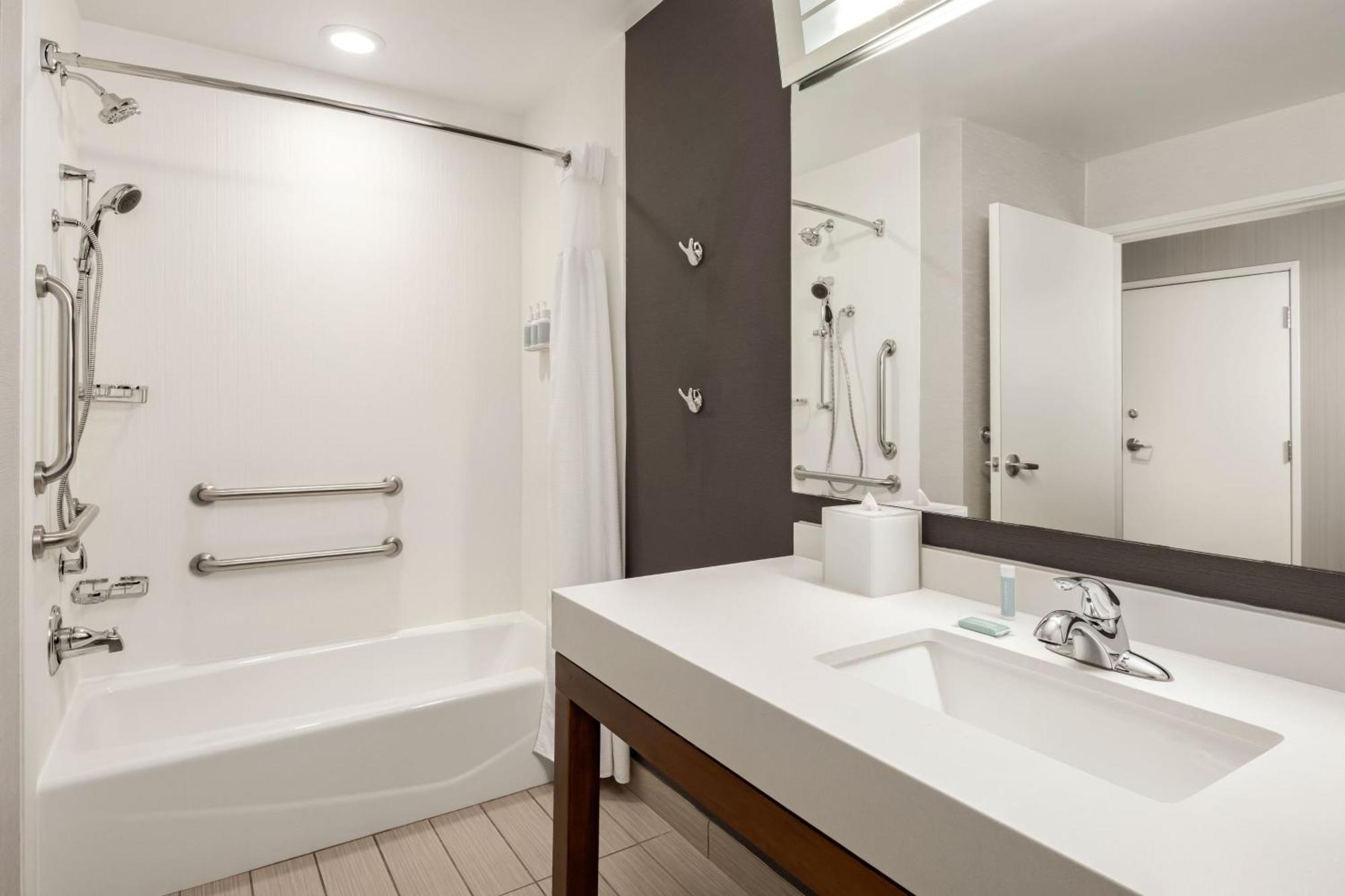 Courtyard By Marriott Columbus フェニックスシティ エクステリア 写真