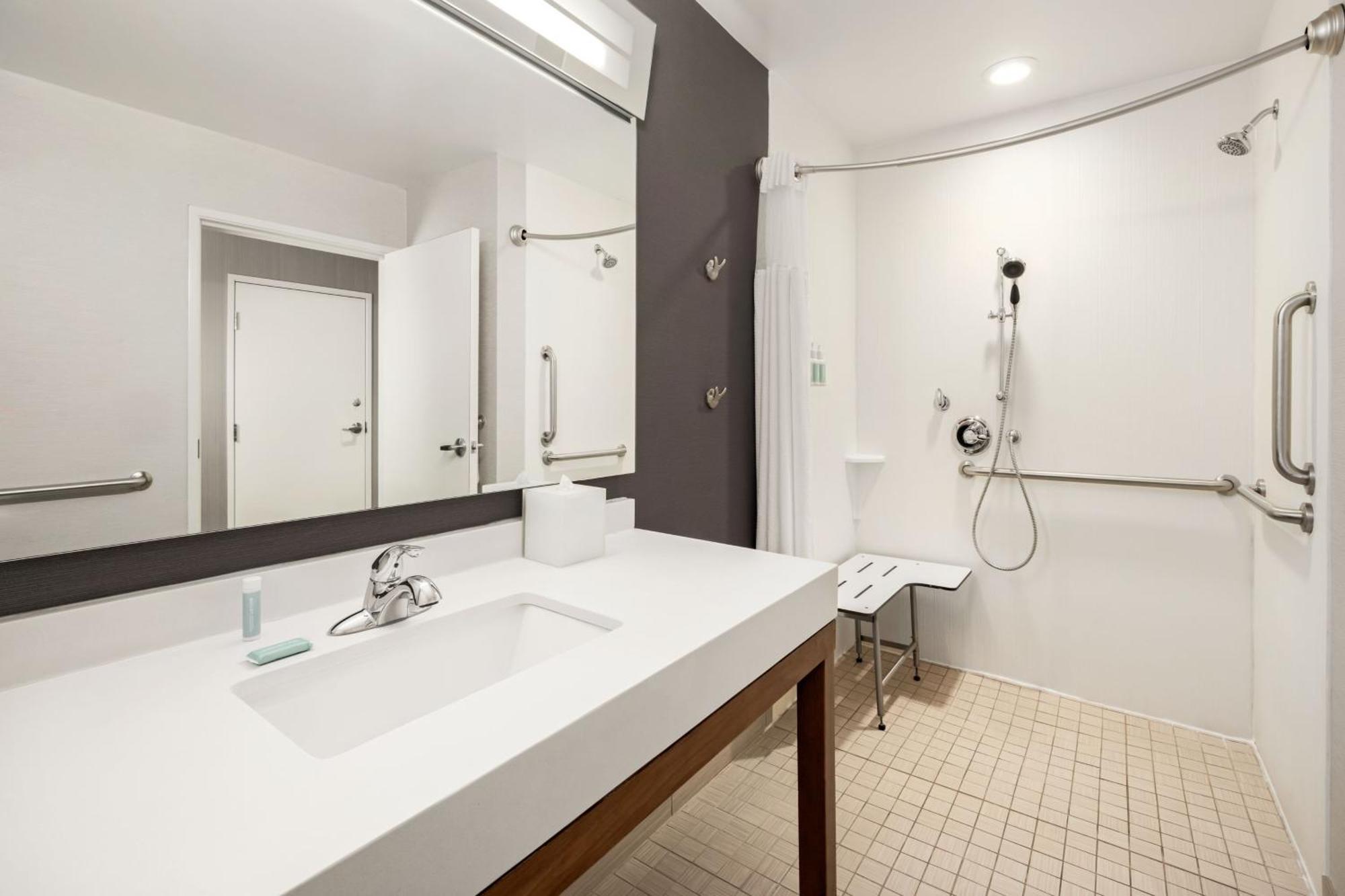 Courtyard By Marriott Columbus フェニックスシティ エクステリア 写真